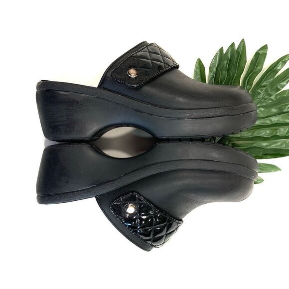 CROCS Leather Clogs (Sz 9) - Picture 4 of 8